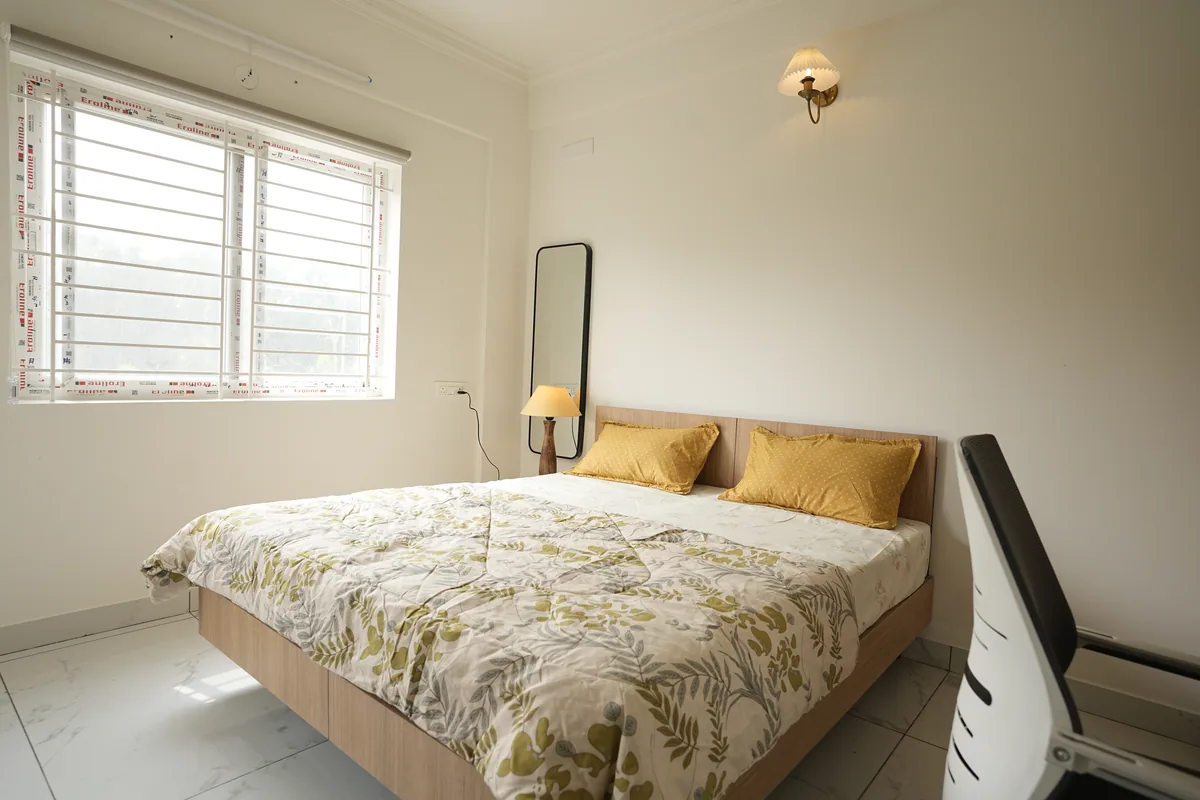 Queen Room with AC at HomeSlice Sarjapur – Balcony Rooms, photograph 1 of 5