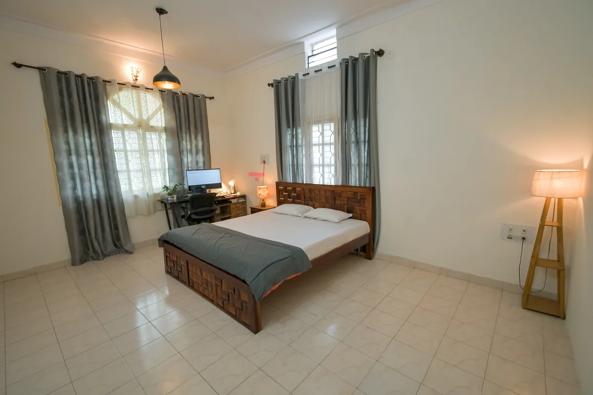 Spacious Room with Shared Washroom at Nazaara – Homestay in BTM Layout